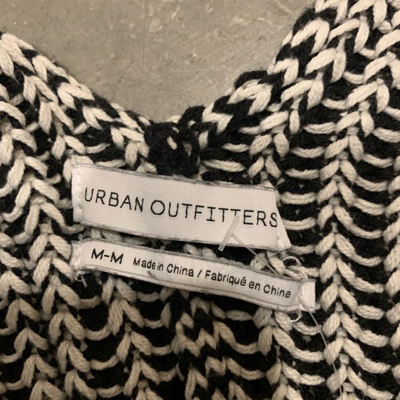 Urban Outfitters Sweater - Picture 2 of 2